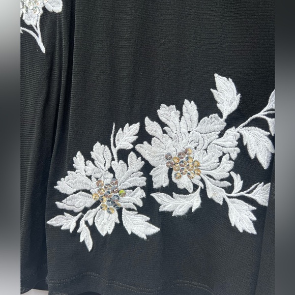 Beautiful Black & White Embroidered Floral Sheer Women’s Blouse - Picture 5 of 10